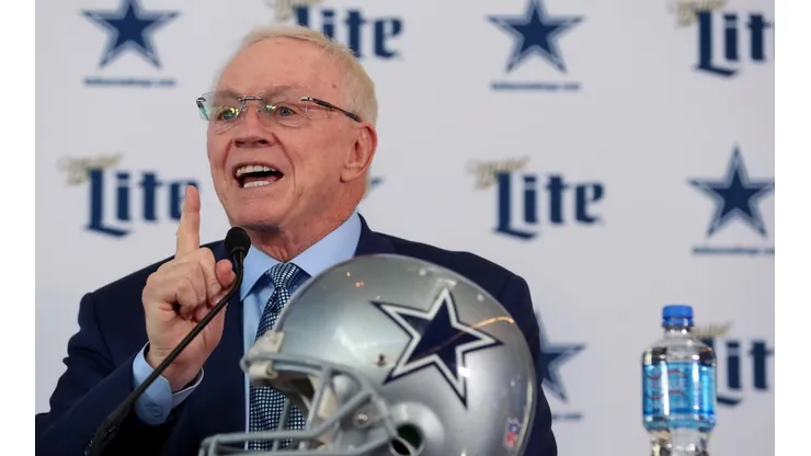 Jerry Jones habló sobre la posibilidad de suspender la temporada por Covid-19