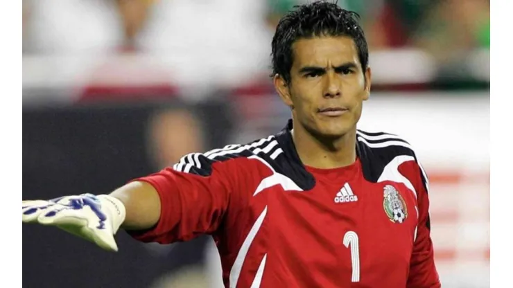 Oswaldo Sánchez, cuando atajaba en la Selección de México.