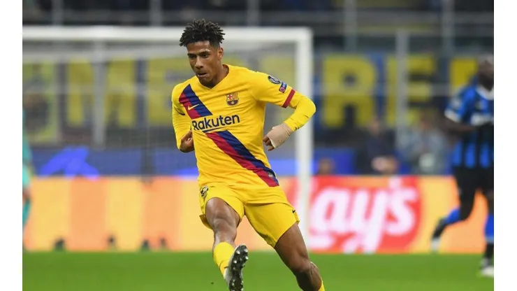 Jean-Clair Todibo durante un partido de Barcelona.