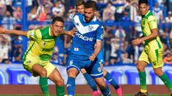 Fernando Gago durante un partido de Vélez.