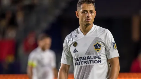 Chicharito recordó a su abuelo con alegría y lágrimas en los ojos.