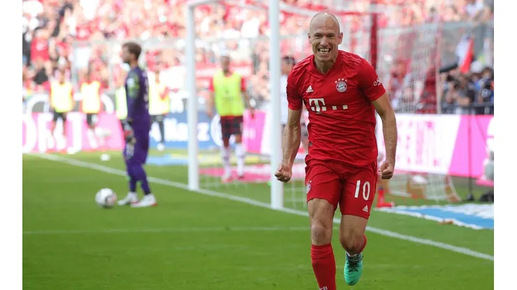 Robben confesó que analiza descolgar los botines y volver a jugar al fútbol