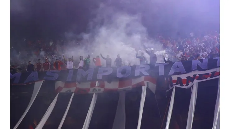 Los hinchas de River extrañan el Estadio Monumental.