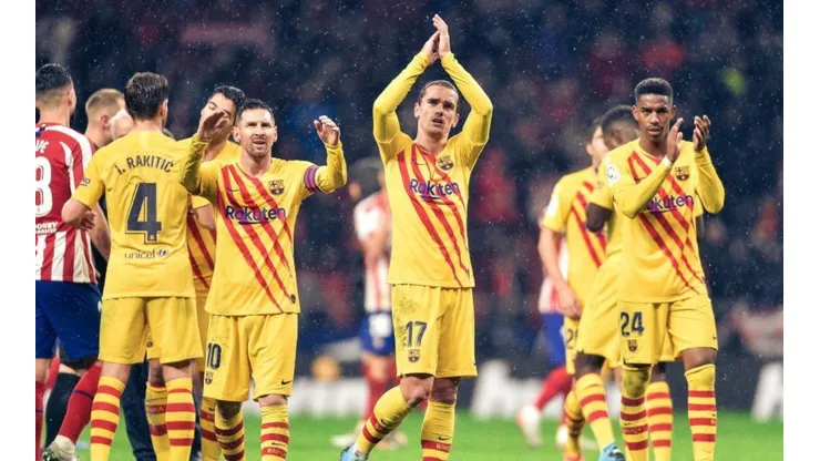 Junior Firpo festejando un triunfo de Barcelona.