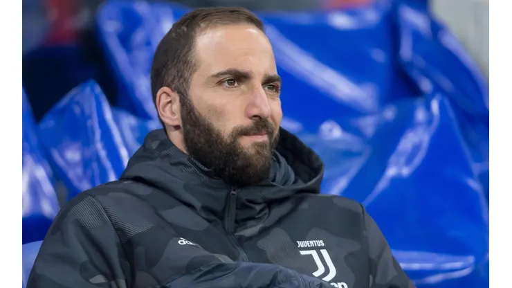 Si no regresa a Italia, Juventus podría despedir a Higuaín