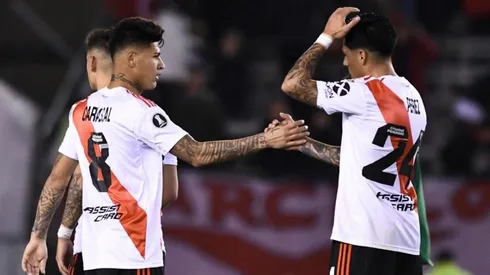 Jorge Carrascal junto a Enzo Pérez.