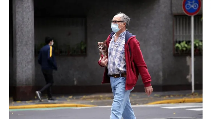 Los ciudadanos argentinos transitando.