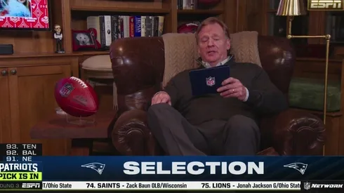 ¡Casi se duerme! Los memes no perdonaron al comisionado de la NFL