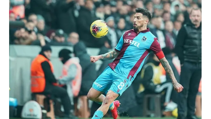 José Sosa con la camiseta de Trabzonspor.