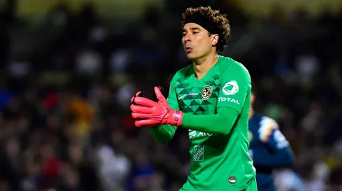 Guillermo Ochoa y su libro que mezcla inglés y futbol