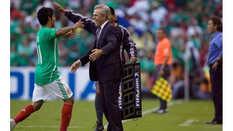 Javier Aguirre quiere fichar a Carlos Vela