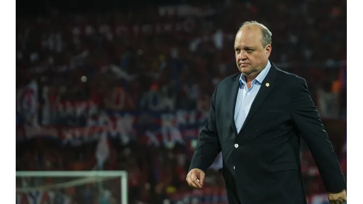 Vuelve y juega el presidente de Dimayor: "La gente cree que el fútbol es público"