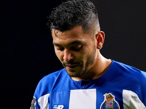 Tecatito Corona sufrirá en su sueldo