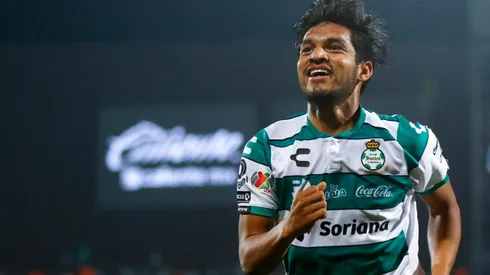 Eduardo Aguirre habló de la competencia por un puesto en Santos