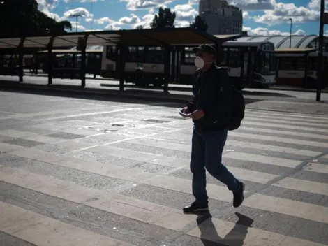 Por primera vez bajó el número de casos activos de coronavirus en Argentina