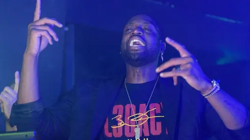 Dwyane Wade se quitó la careta y festejó el 4-20 por todo lo alto