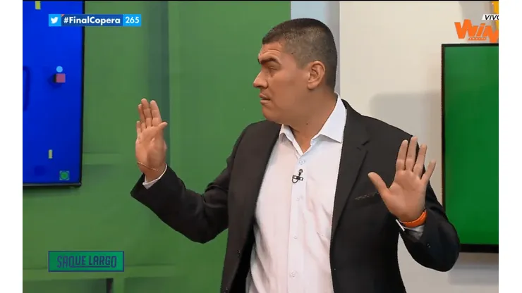 Eduardo Luis defendió el regreso del fútbol y dijeron que era el 'Trump de Win'