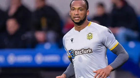 Arturo Mina con la camiseta de Yeni Malatyaspor.