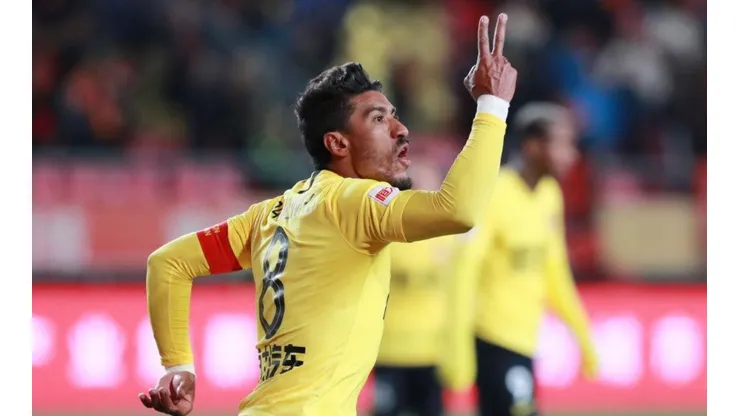 Paulinho en el fútbol de China.