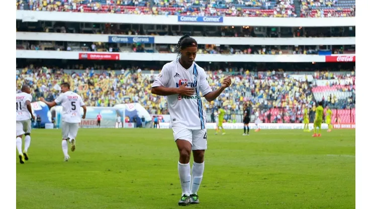 El día que el Estadio Azteca se rindió a los pies de Ronaldinho