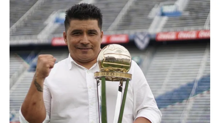 Omar Asad, una gloria viviente de Vélez.