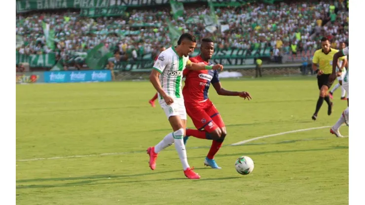 Médico de uno de los clubes del FPC fue contundente: "No se debe jugar este año"