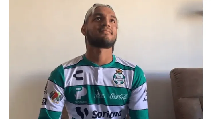 Santos muestra cómo se prepara Aguirre para la eLiga MX