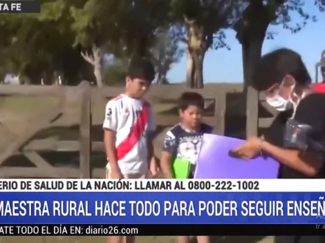 La maestra que recorre 10 kilometros para darle la tarea a los almunos que no tienen Internet