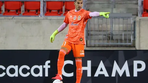 Patón Guzmán solo agradeció un saludo en el Día del Portero, por considerarlo especial