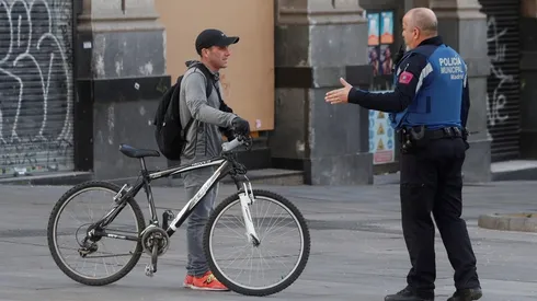 Rompió la cuarentena y cuando lo detuvieron dijo: "No aguantaba a mi esposa e hijas"