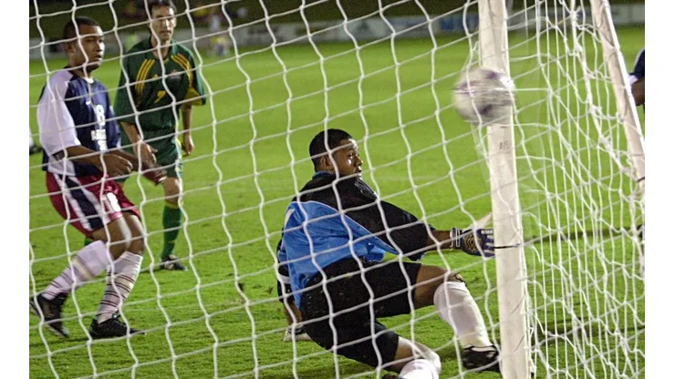 A los 10 minutos del encuentro, Australia abrió la cuenta mediante gol de Boutsianis, y desde allí no pararon más, ni siquiera por misericordia