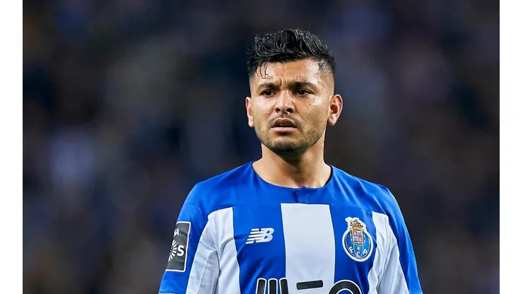 Everton, Roma y Sevilla se suman al interés del Inter por Tecatito Corona