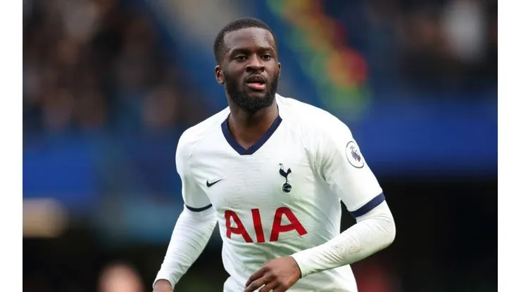 Tanguy Ndombélé durante un partido de Tottenham.
