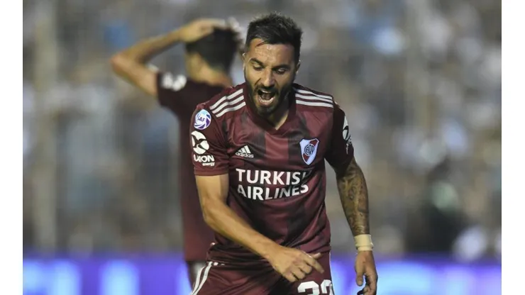 Scocco lamentándose por un gol errado ante Atlético Tucumán.