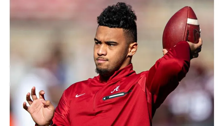 Quarterback estrella del Draft no pasa pruebas, pero entrena a tope
