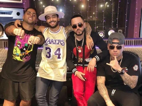 Maluma subió una foto sonriendo y un amigo le comentó: "No estas solucionando nada, cara de ver..."