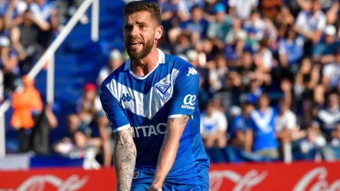 Fernando Gago con la camiseta de Vélez Sarsfield.