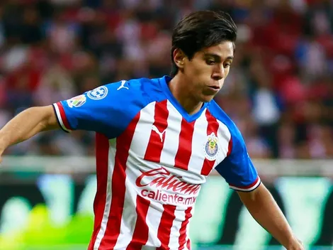 La llamativa foto de Macías en una práctica de Chivas