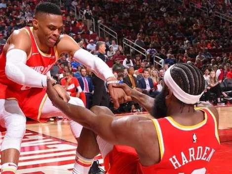 Tuitero engañó a los Rockets para que hicieran una camiseta de Adolf Hitler