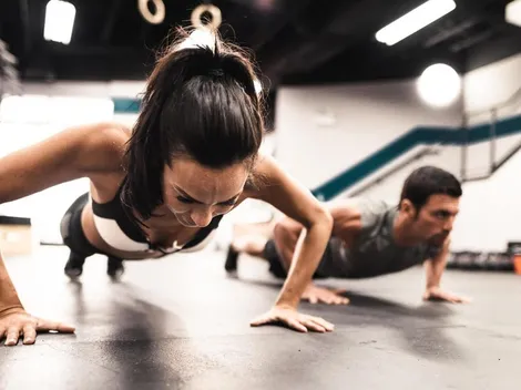 Ejercicio en casa: cómo hacer flexiones de brazos