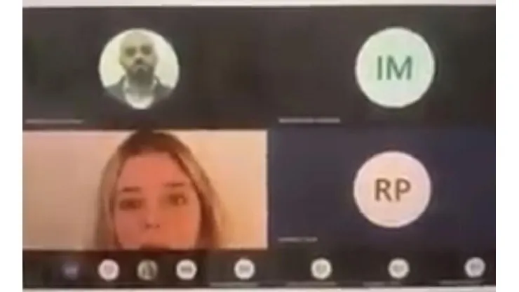 Dejó el audio de la clase virtual abierto y el profesor escuchó como lo insultaba
