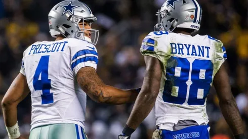 Dos jugadores de los Cowboys ignoran el distanciamiento social