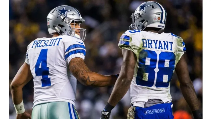 Dos jugadores de los Cowboys ignoran el distanciamiento social