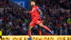 Se vistió de héroe: Jonathan Orozco invitará a sus seguidores a comer hamburguesas luego de la cuarentena