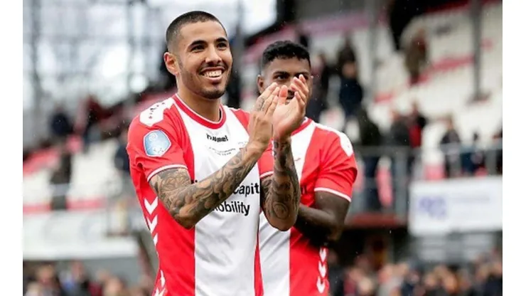 Sergio Peña juega con Araujo en el Emmen de Holanda.