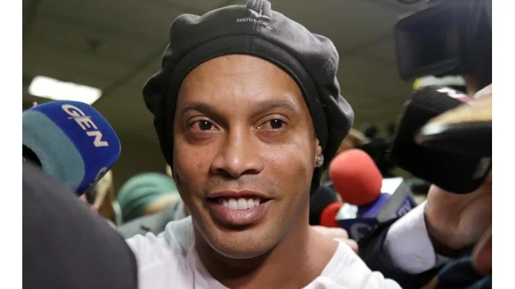 Ronaldinho se va de prisión: pagó una fianza y hará arresto domiciliario