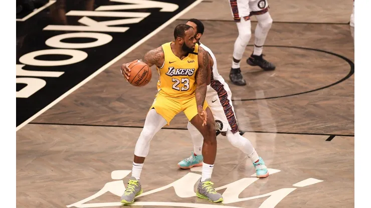 Los Angeles Lakers v Brooklyn Nets