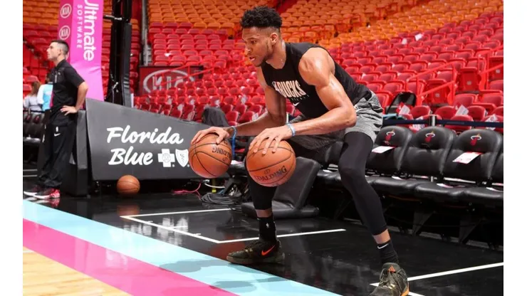 Sin muchos lujos: así pasa Antetokounmpo la cuarentena