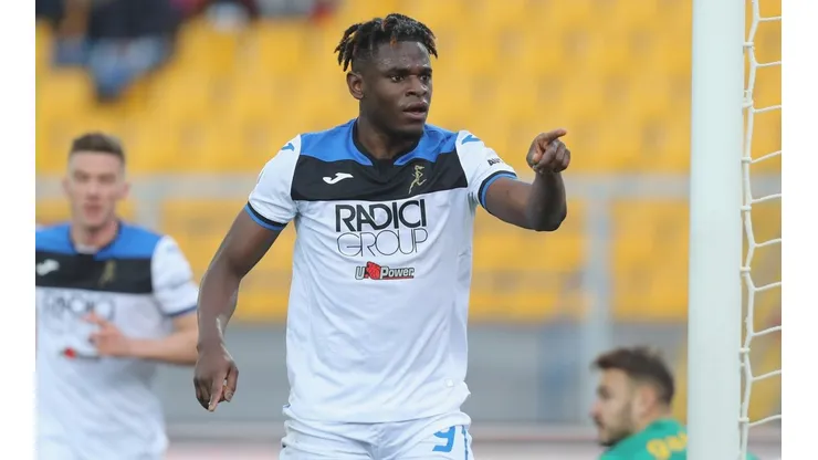 "La gente se está muriendo, el fútbol debe estar a un lado": Duván Zapata