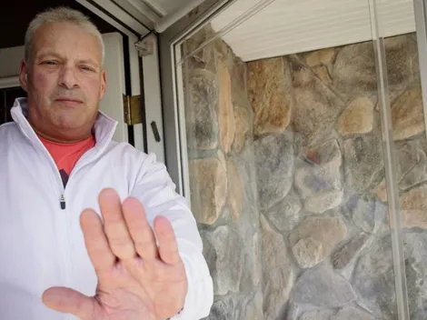 Volvió de vacaciones y su padre no lo dejó entrar a casa para no poner en riesgo a su familia